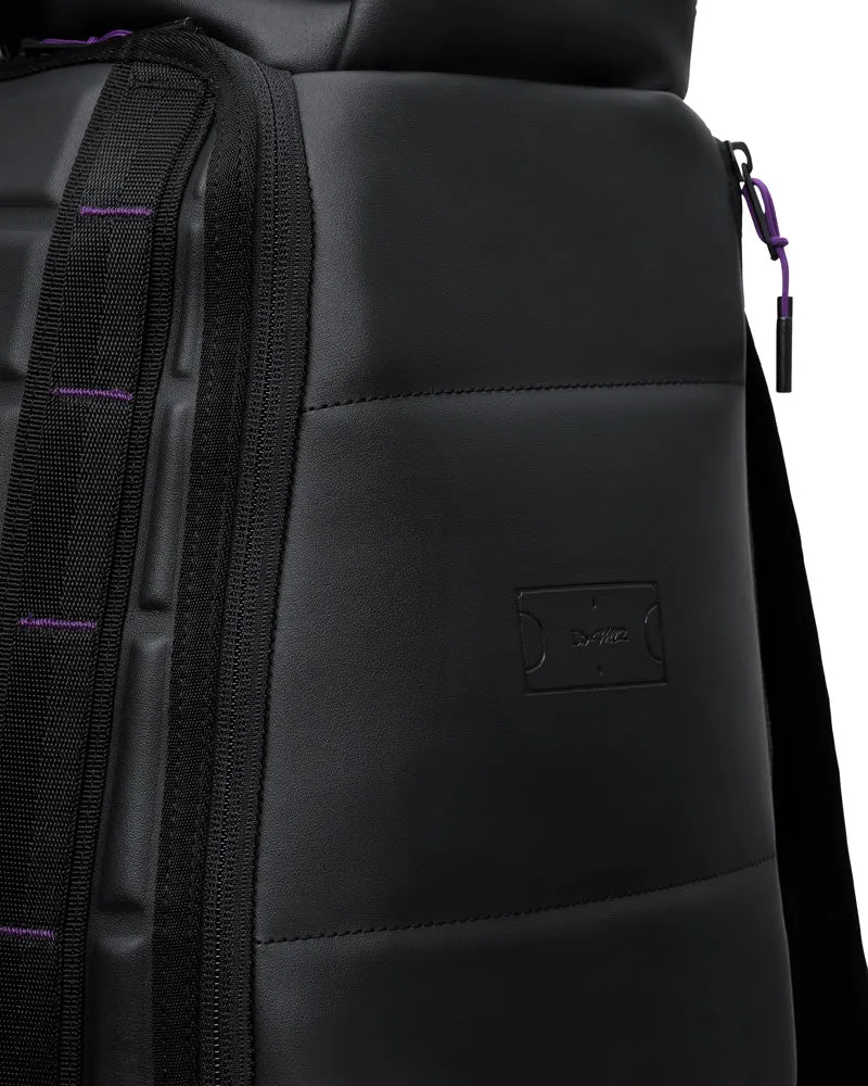D_b_  Hugger 1st Generation Backpack 30L