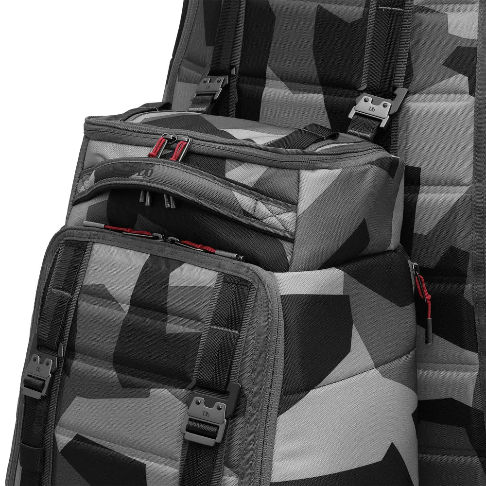 D_b_  Hugger 1st Generation Backpack 30L