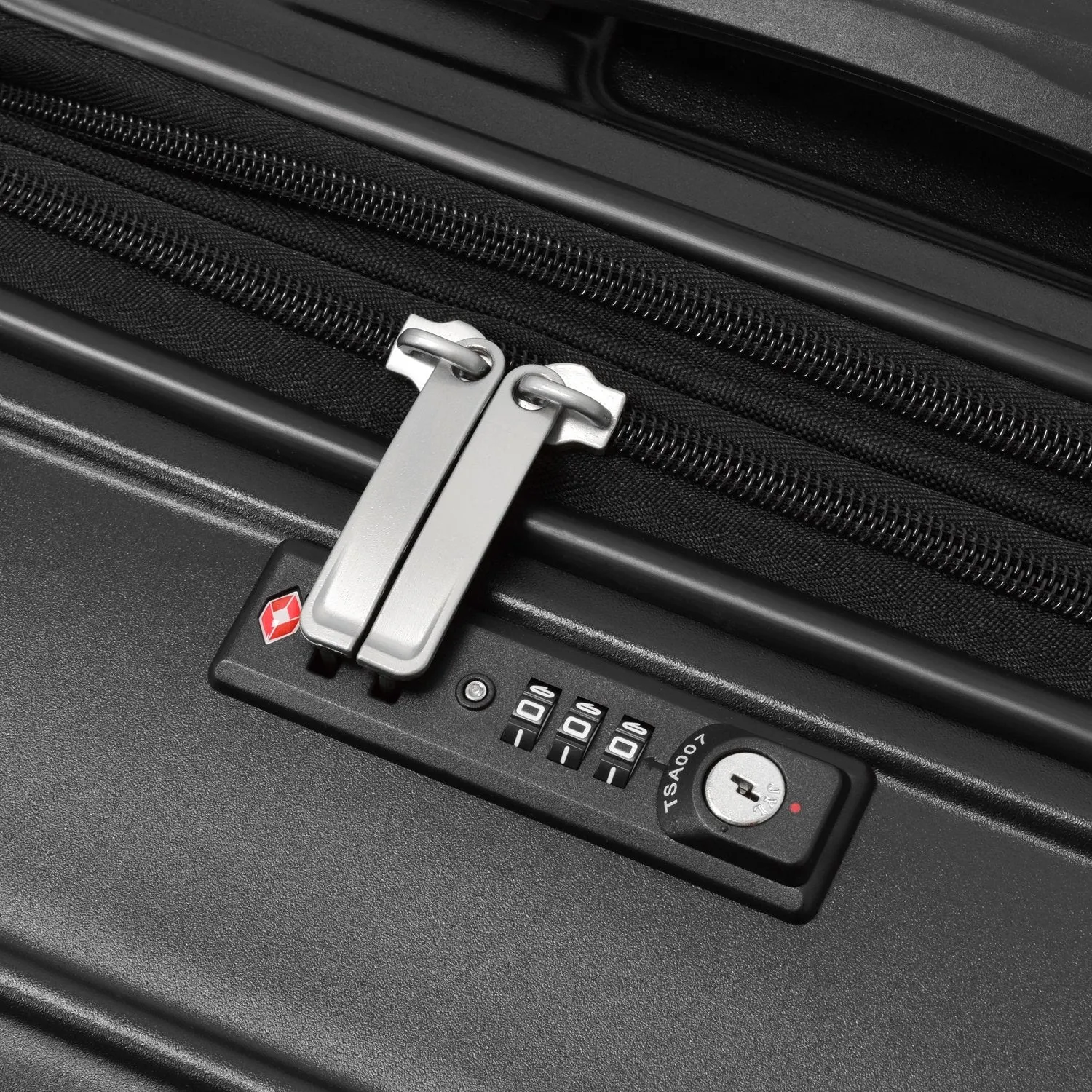 London Fog Heathrow 21" 4-Wheel Carry-On Luggage