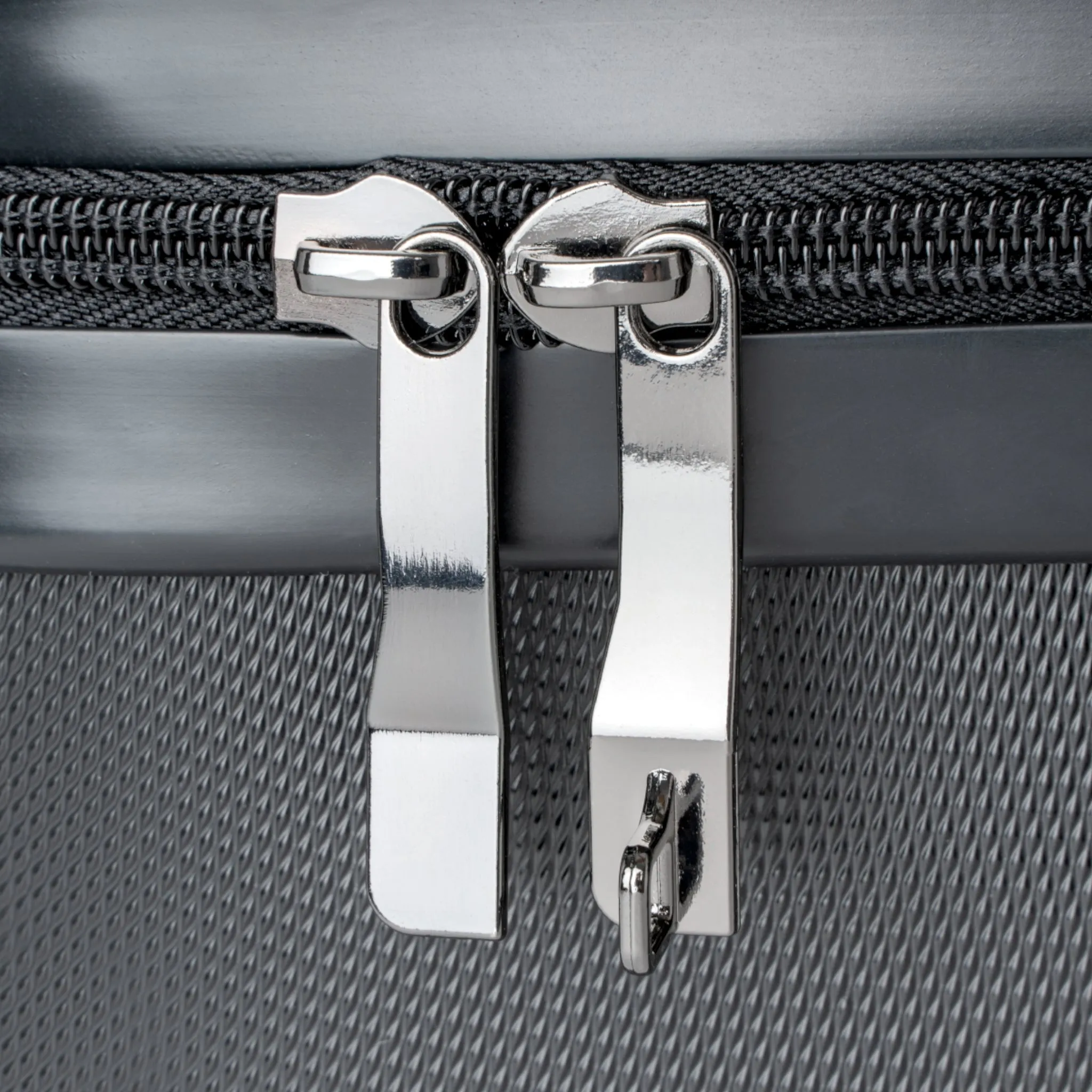Voyage Custom Suitcase – Personalized Luggage