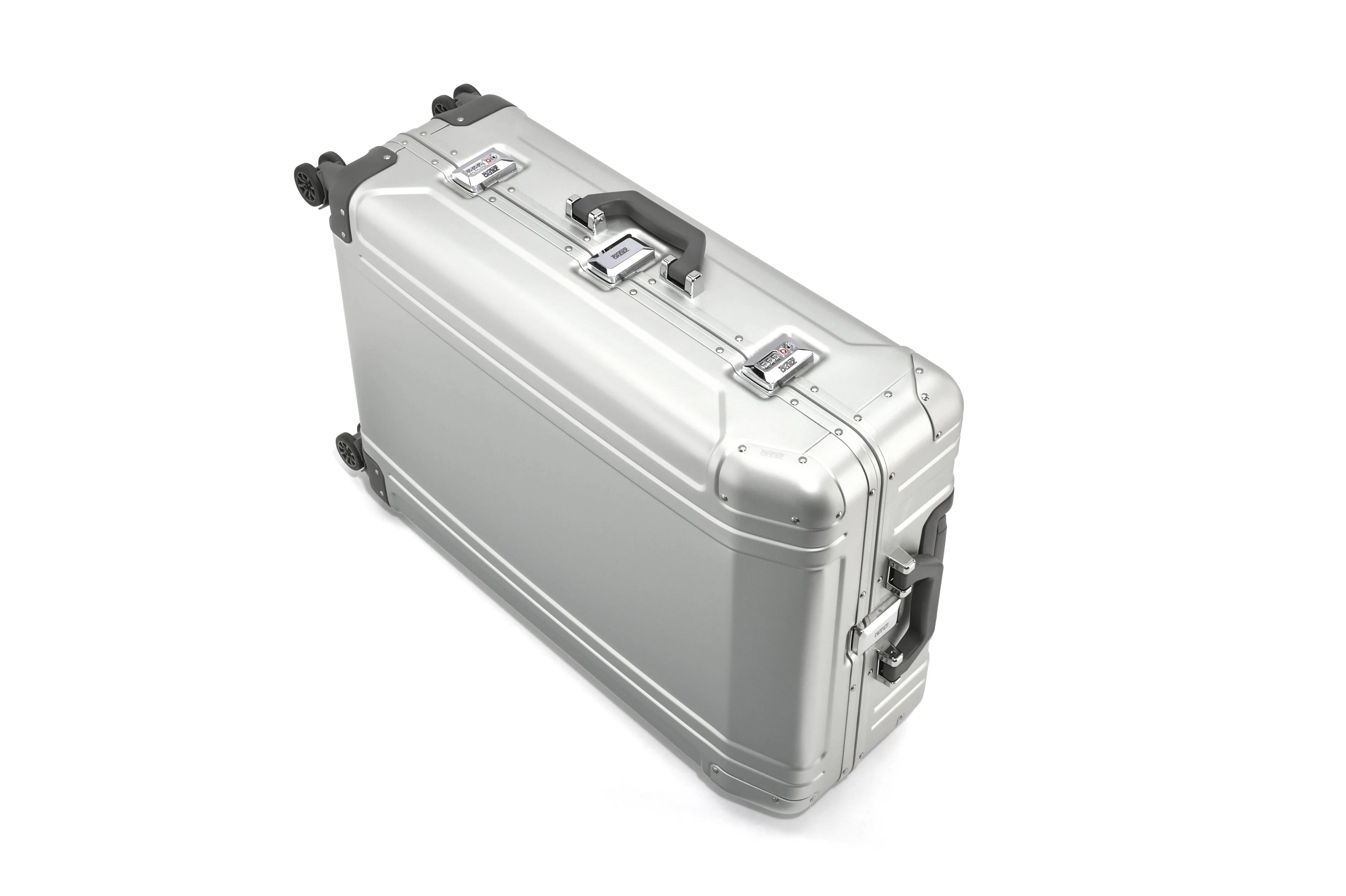 ZERO Halliburton GEO Aluminum 3.0 28" 4-Wheel Large Luggage